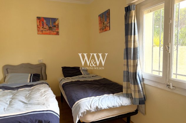 Resale - Villa -
Moraira - Pinar de Advocat