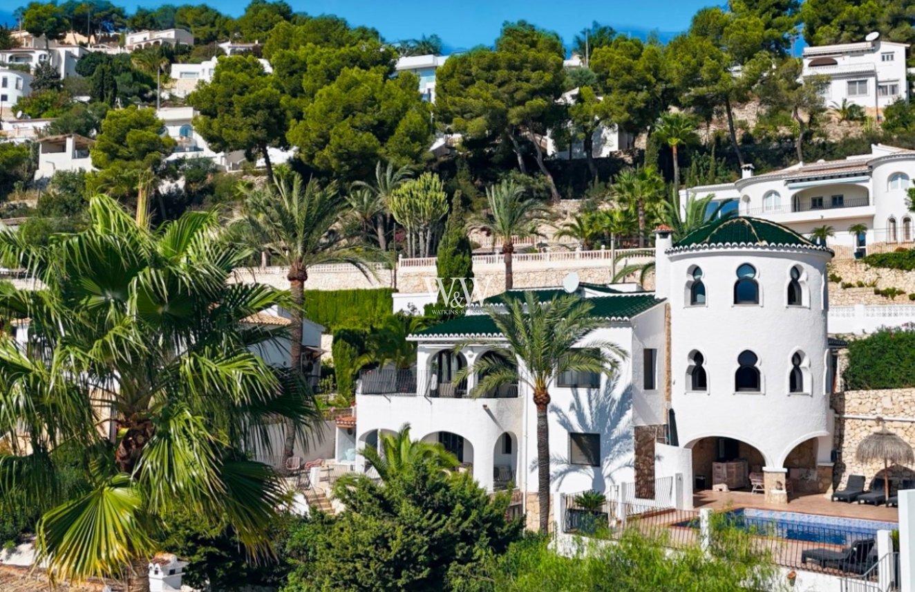 Resale - Villa -
Moraira - Benimeit