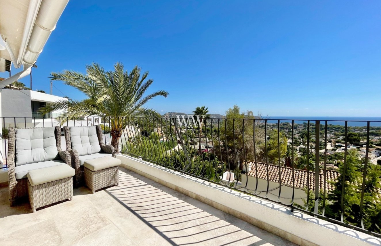 Resale - Villa -
Moraira - Benimeit