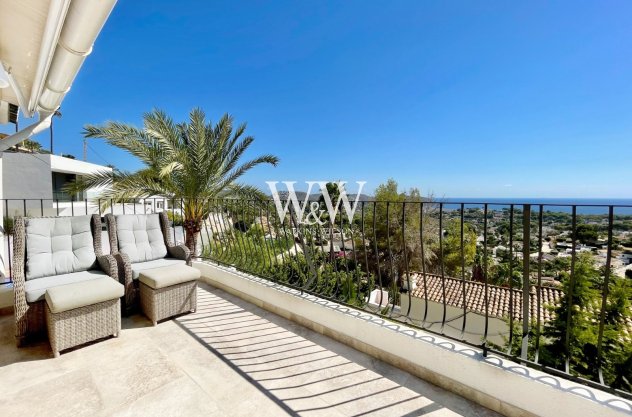 Resale - Villa -
Moraira - Benimeit