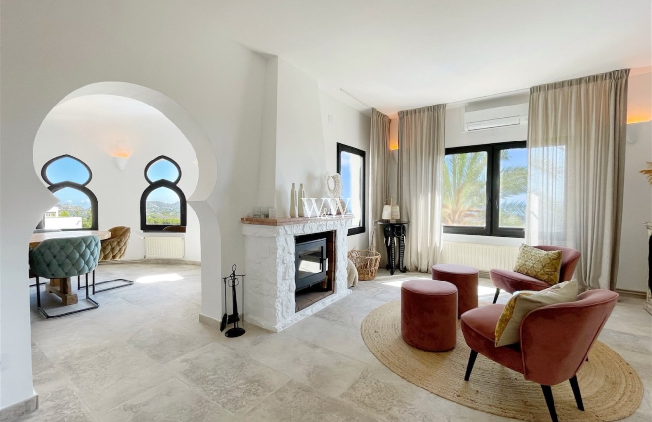 Resale - Villa -
Moraira - Benimeit