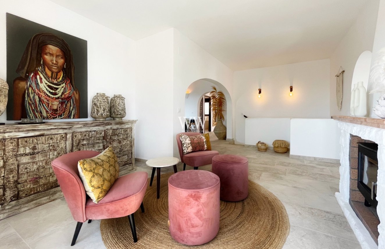 Resale - Villa -
Moraira - Benimeit