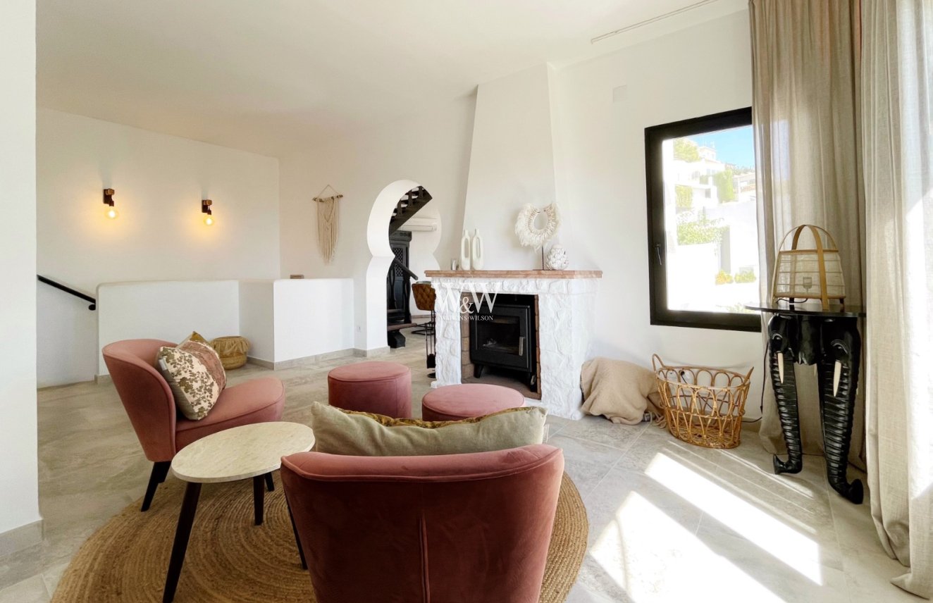 Resale - Villa -
Moraira - Benimeit