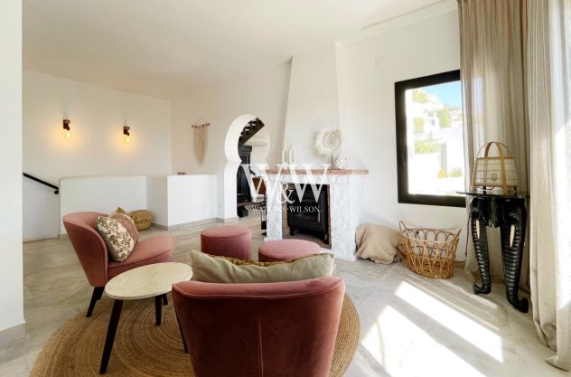 Resale - Villa -
Moraira - Benimeit