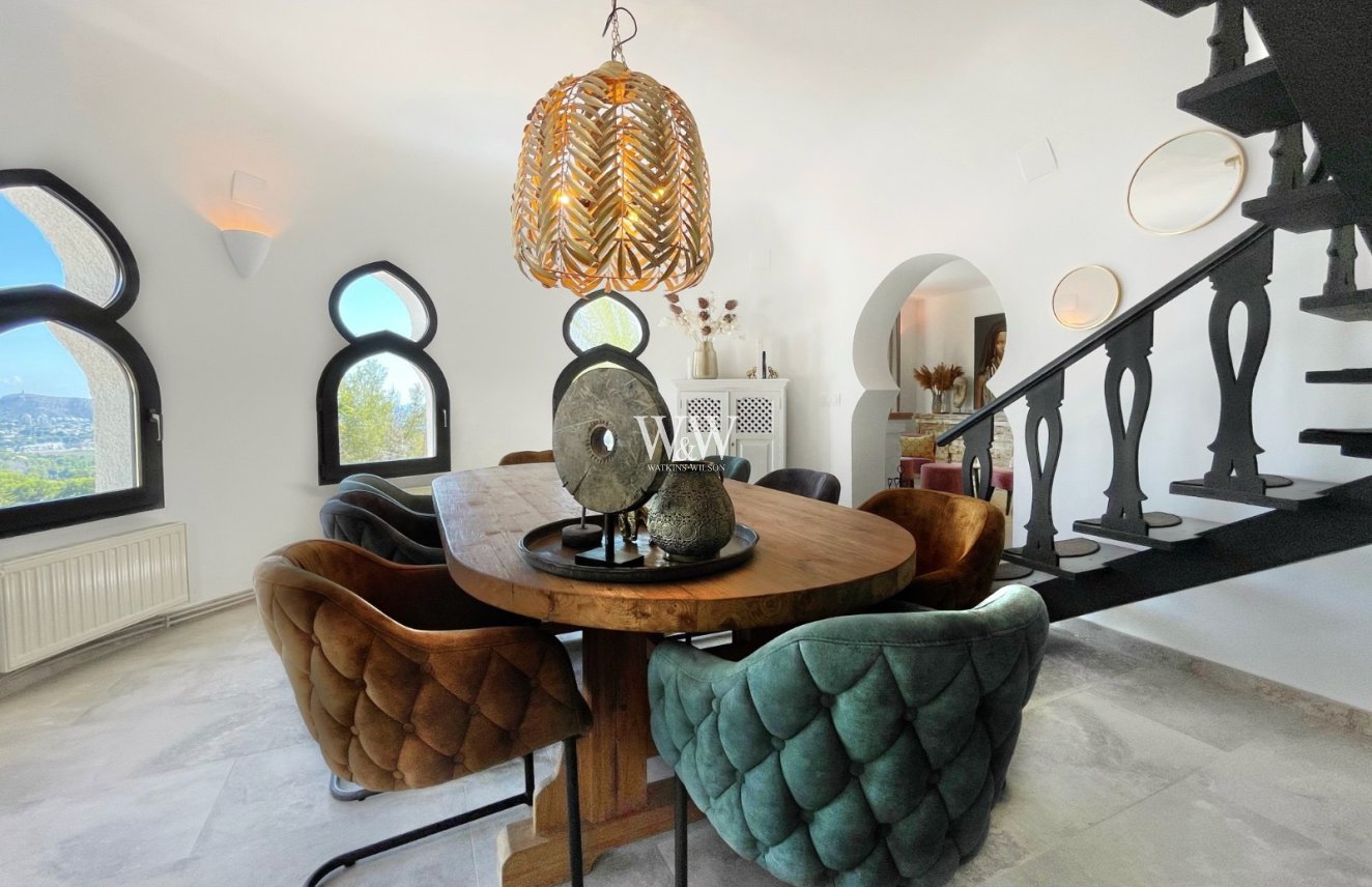 Resale - Villa -
Moraira - Benimeit