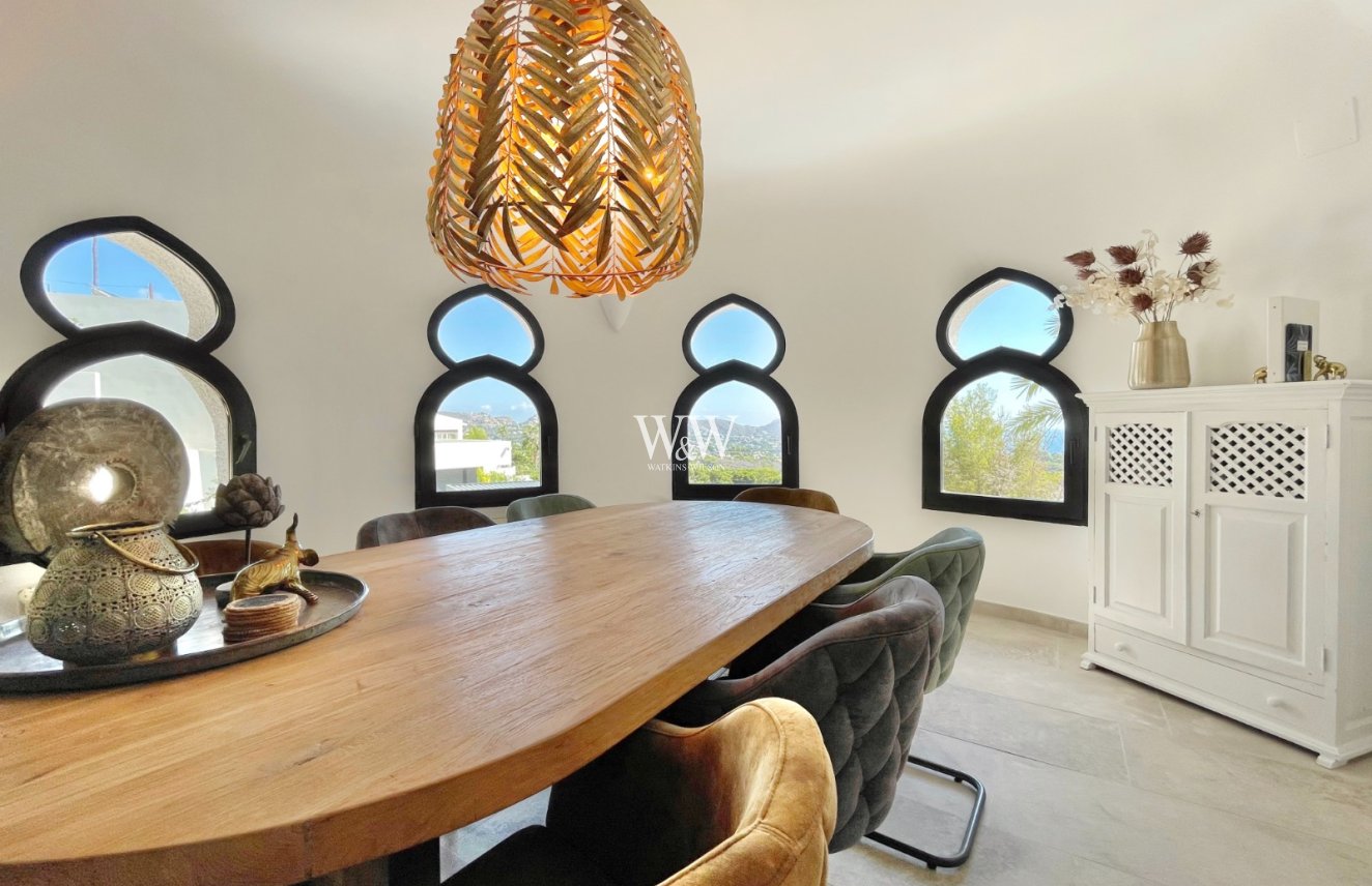 Resale - Villa -
Moraira - Benimeit