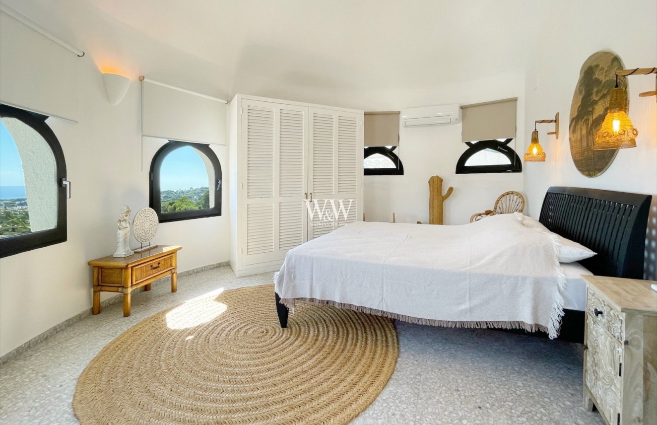 Resale - Villa -
Moraira - Benimeit