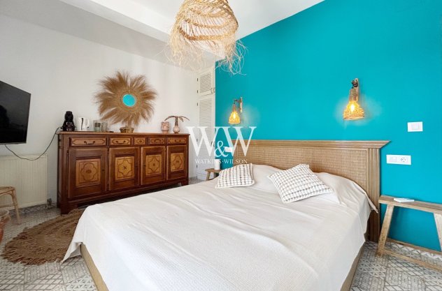 Resale - Villa -
Moraira - Benimeit