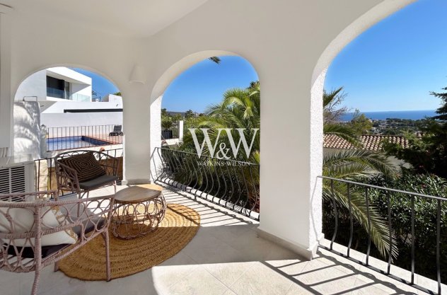 Resale - Villa -
Moraira - Benimeit