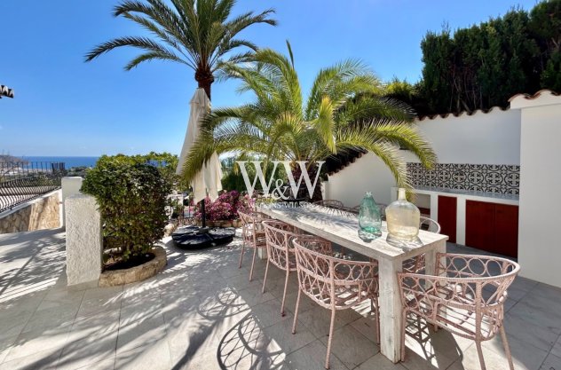 Resale - Villa -
Moraira - Benimeit
