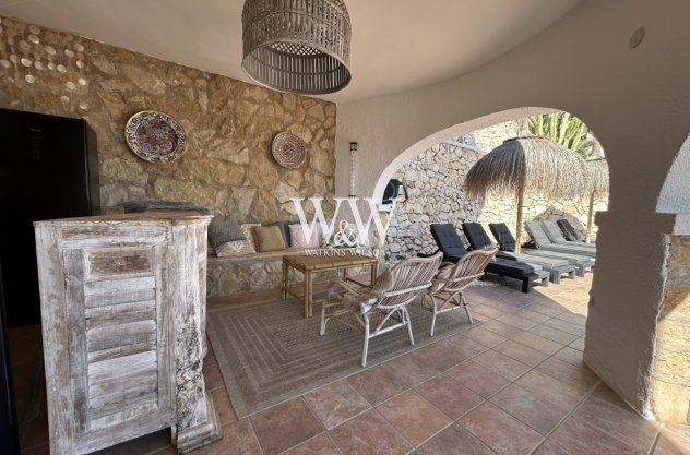 Resale - Villa -
Moraira - Benimeit