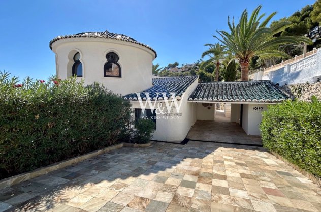 Resale - Villa -
Moraira - Benimeit