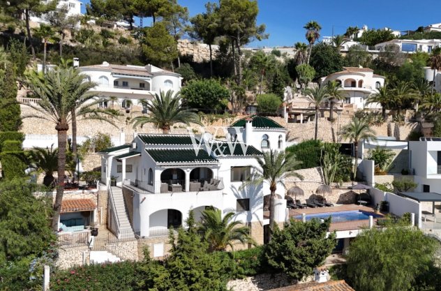 Resale - Villa -
Moraira - Benimeit