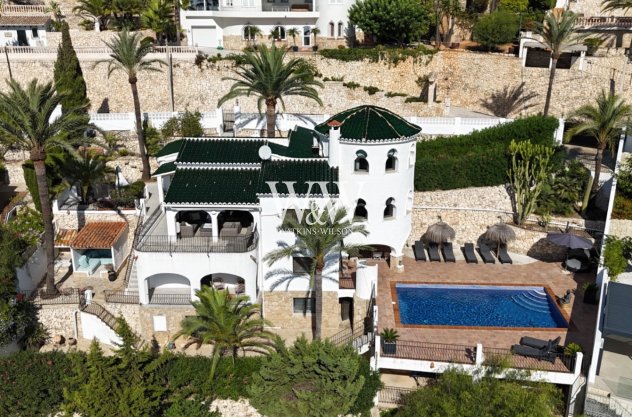 Resale - Villa -
Moraira - Benimeit