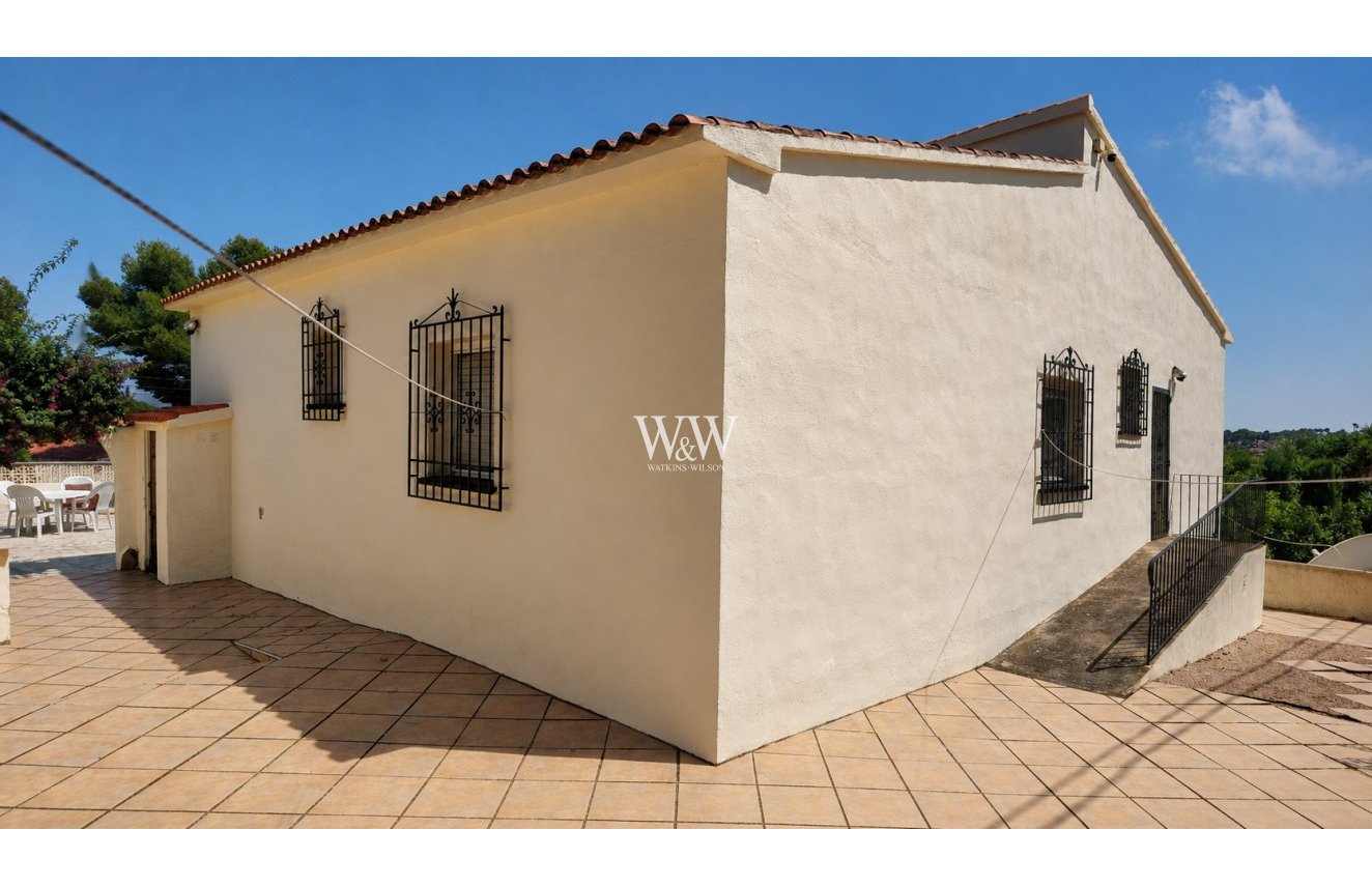 Resale - Villa -
Moraira - Pinar de Advocat