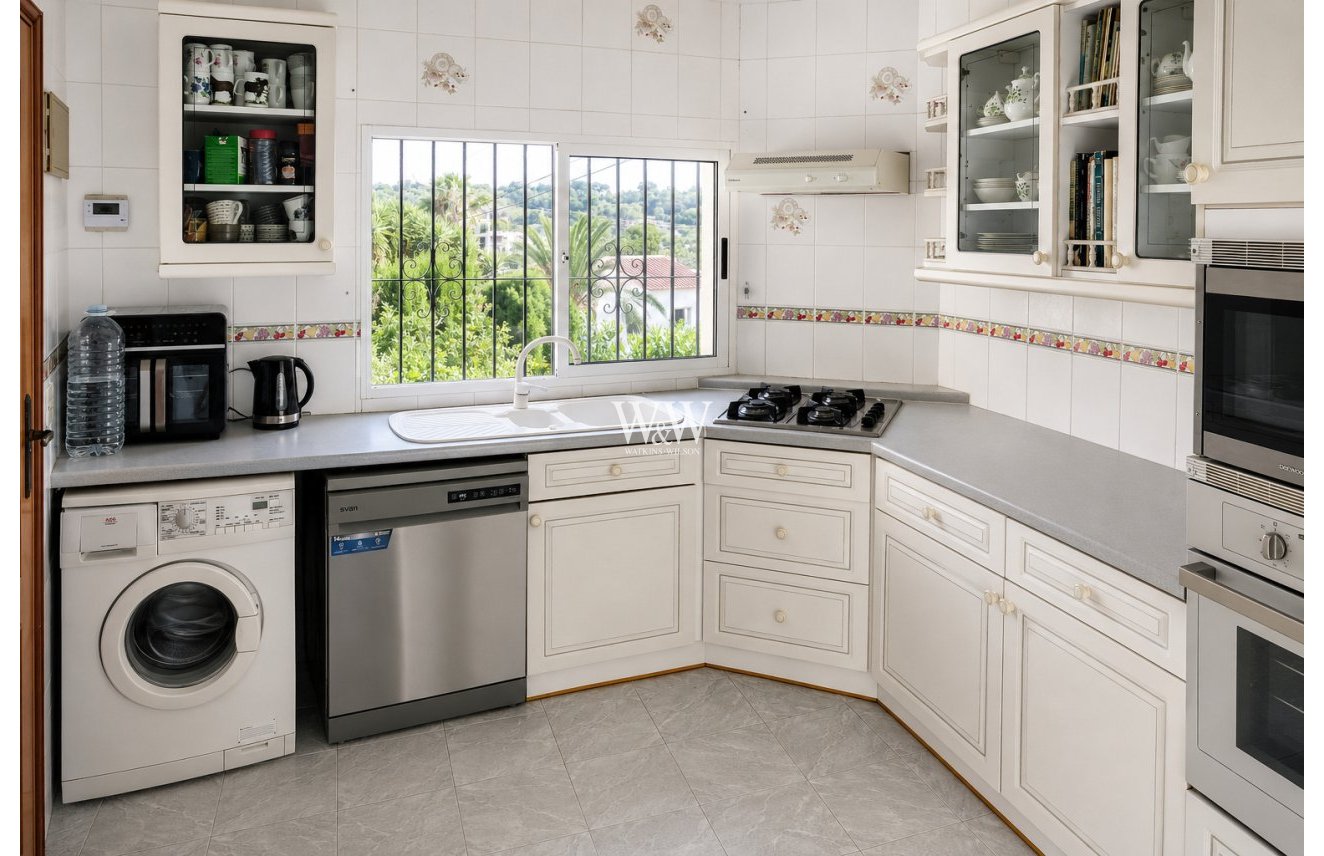 Resale - Villa -
Moraira - Pinar de Advocat