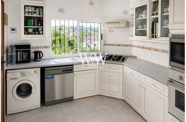 Resale - Villa -
Moraira - Pinar de Advocat