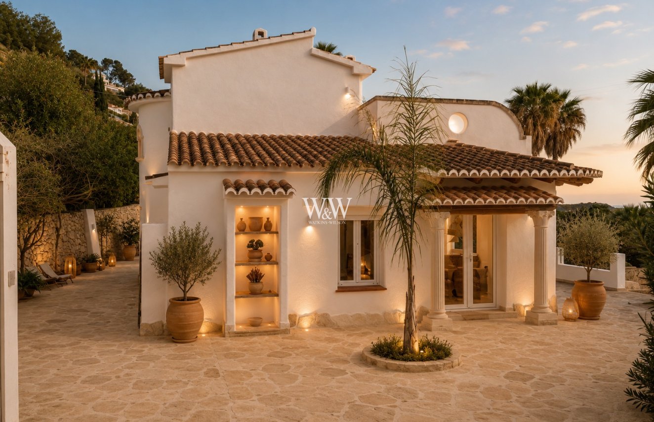 Resale - Villa -
Moraira - Benimeit