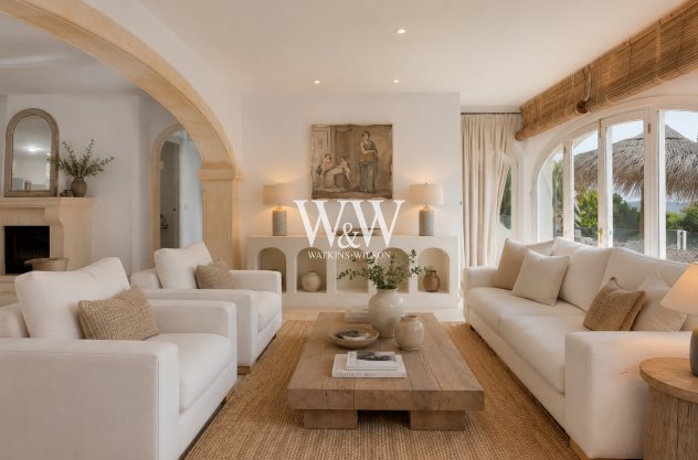Resale - Villa -
Moraira - Benimeit