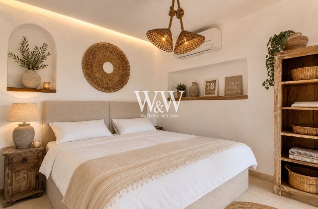 Resale - Villa -
Moraira - Benimeit