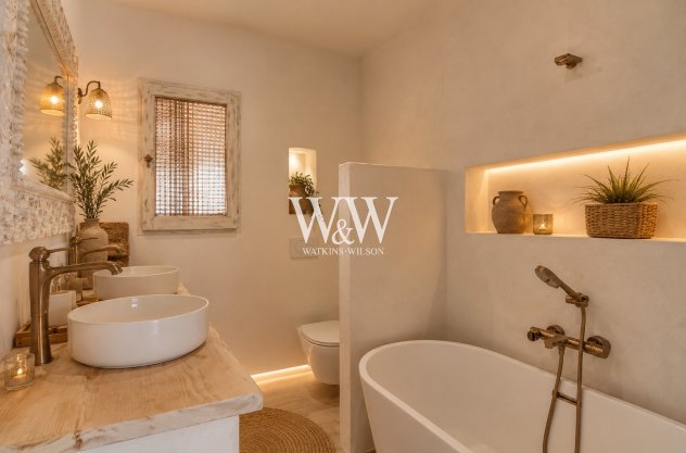 Resale - Villa -
Moraira - Benimeit