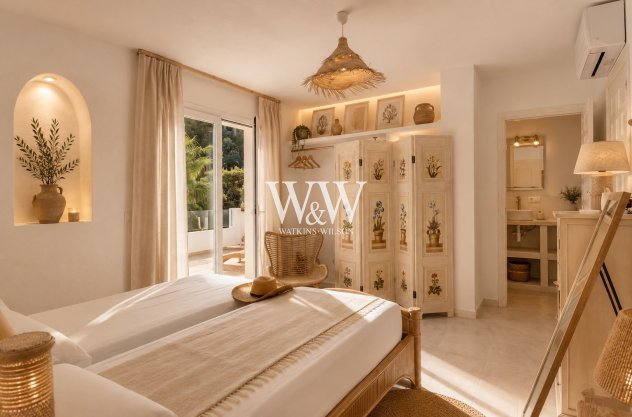 Resale - Villa -
Moraira - Benimeit