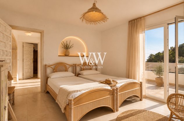 Resale - Villa -
Moraira - Benimeit