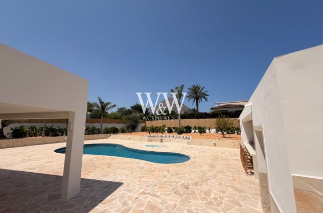 Resale - Villa -
Jávea - Casco antiguo