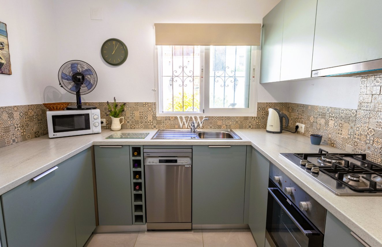 Resale - Bungalow -
Moraira