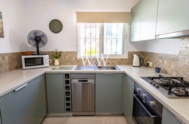 Resale - Bungalow -
Moraira