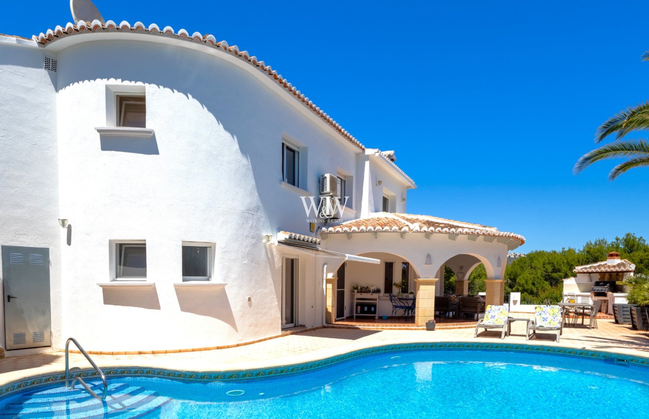 Resale - Villa -
Moraira - Pinar de Advocat