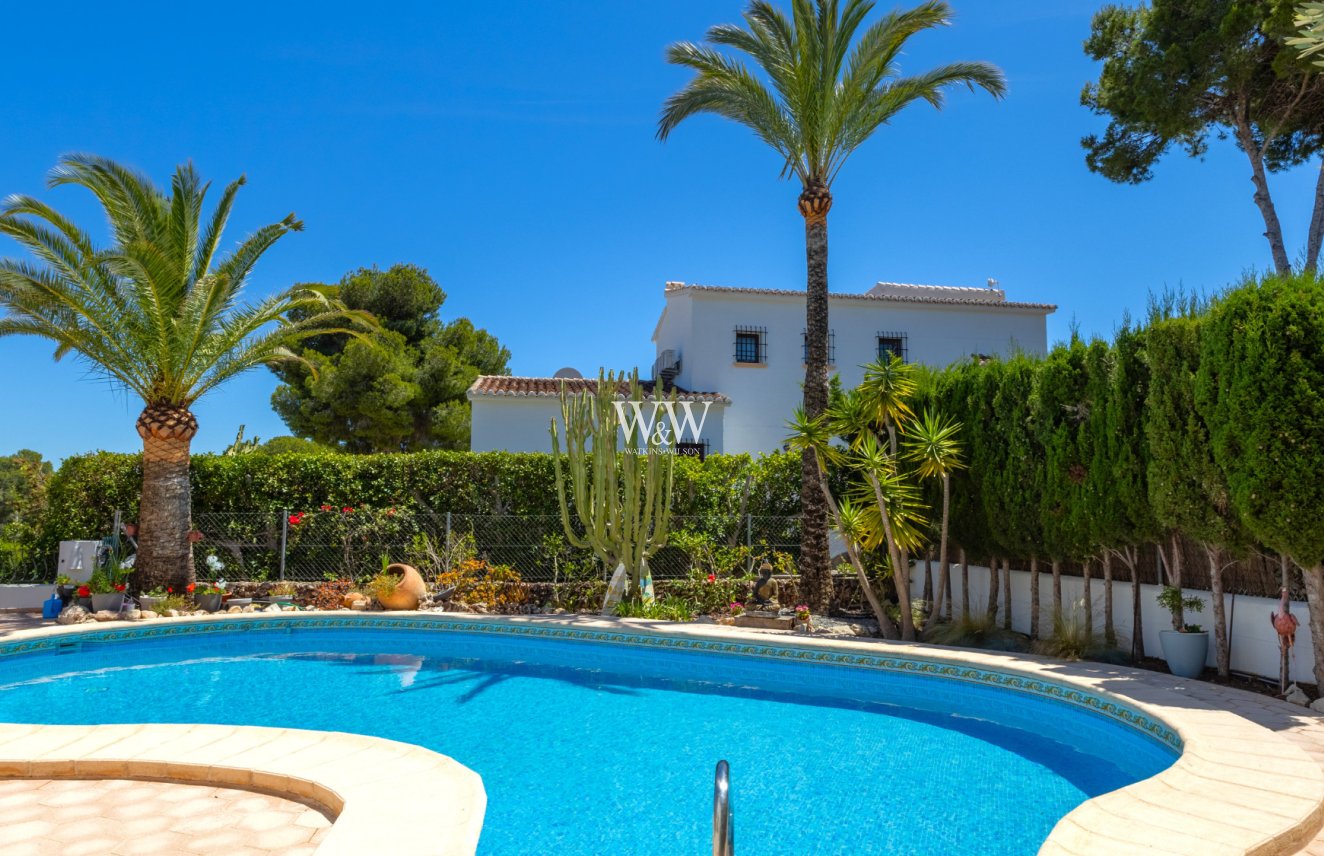 Resale - Villa -
Moraira - Pinar de Advocat