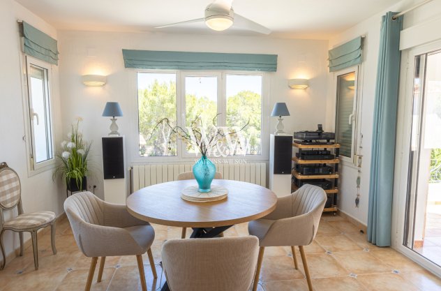 Resale - Villa -
Moraira - Pinar de Advocat