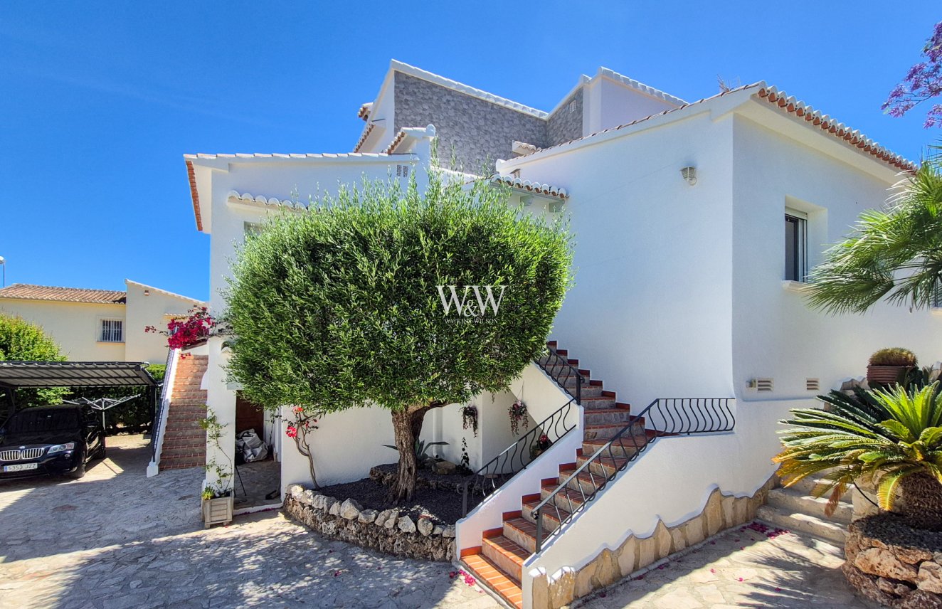 Resale - Villa -
Moraira - Pinar de Advocat