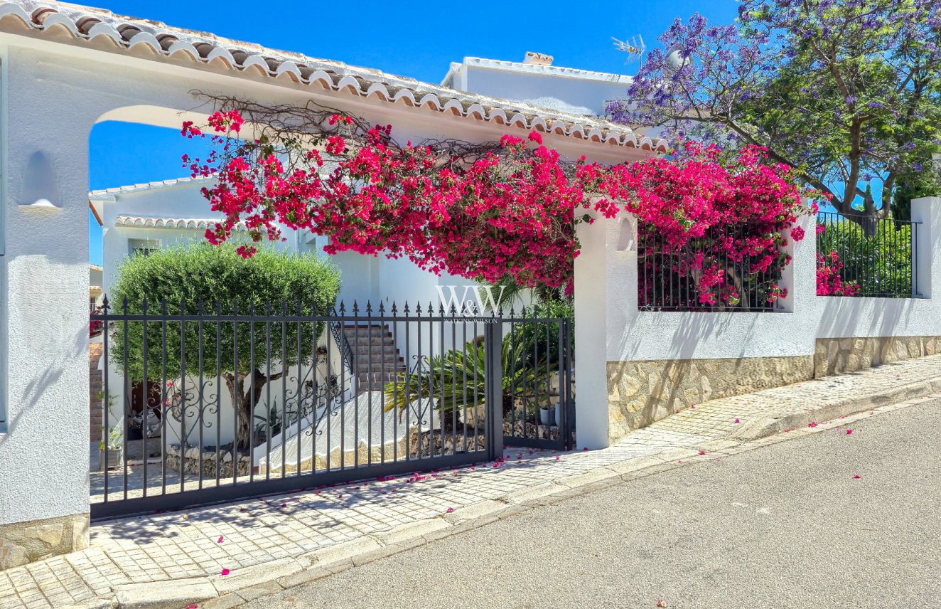 Resale - Villa -
Moraira - Pinar de Advocat