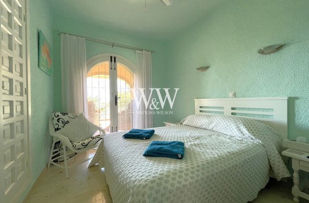 Resale - Villa -
Moraira - Benimeit