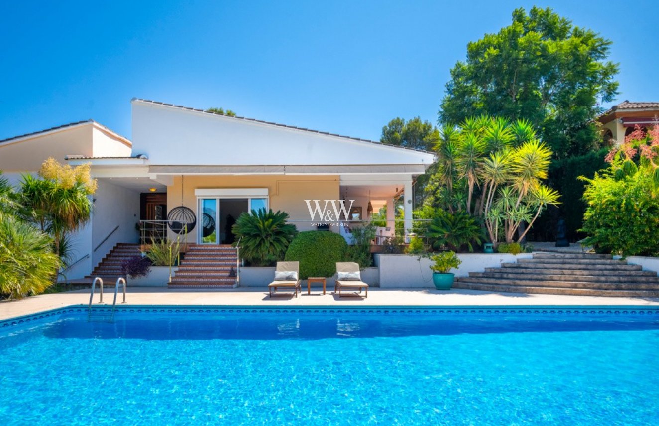 Vue sur grande maison à Gandia à vendre